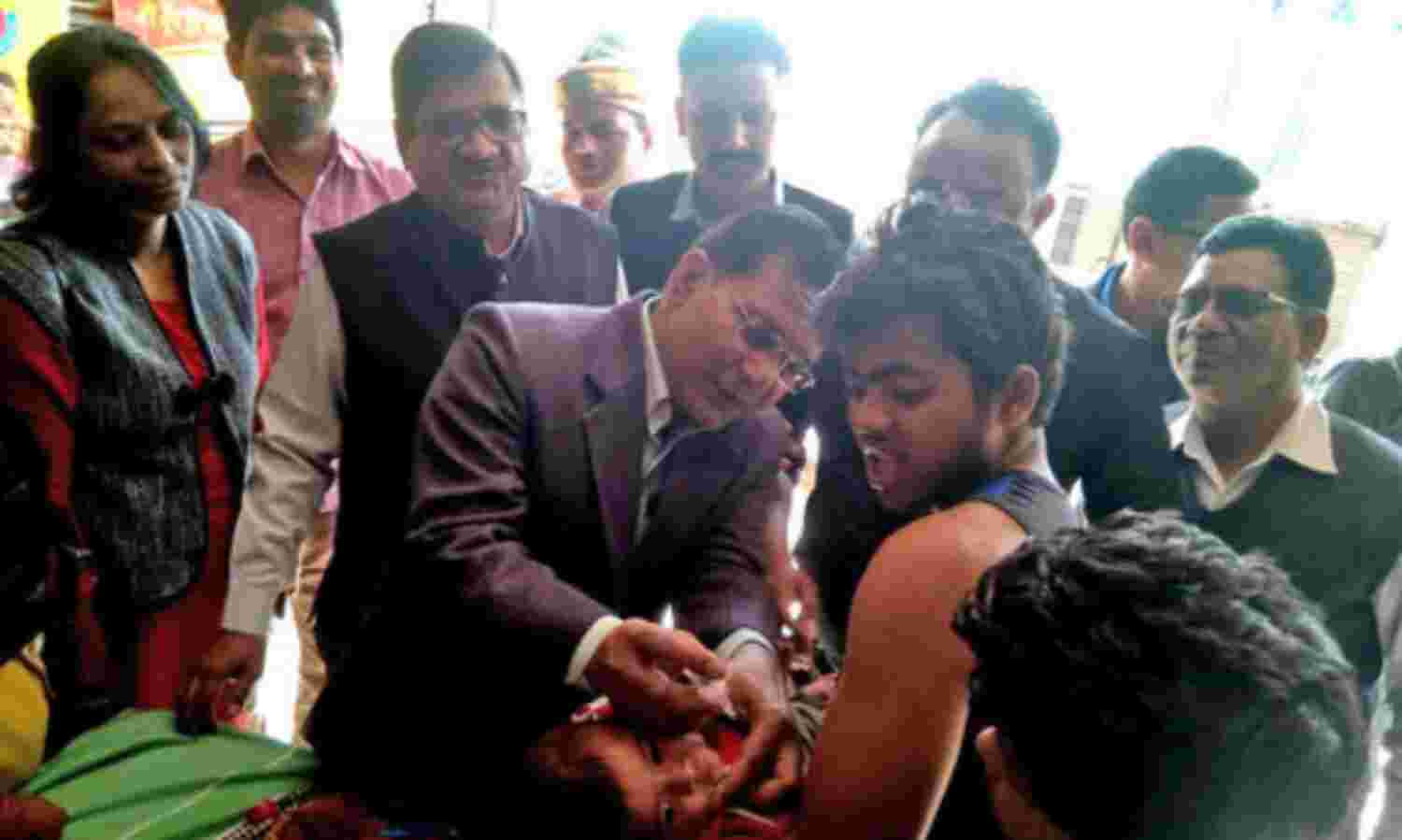 पल्स पोलिया अभियान का सीएमओ ने ड्राप पिलाकर किया शुभारंभ