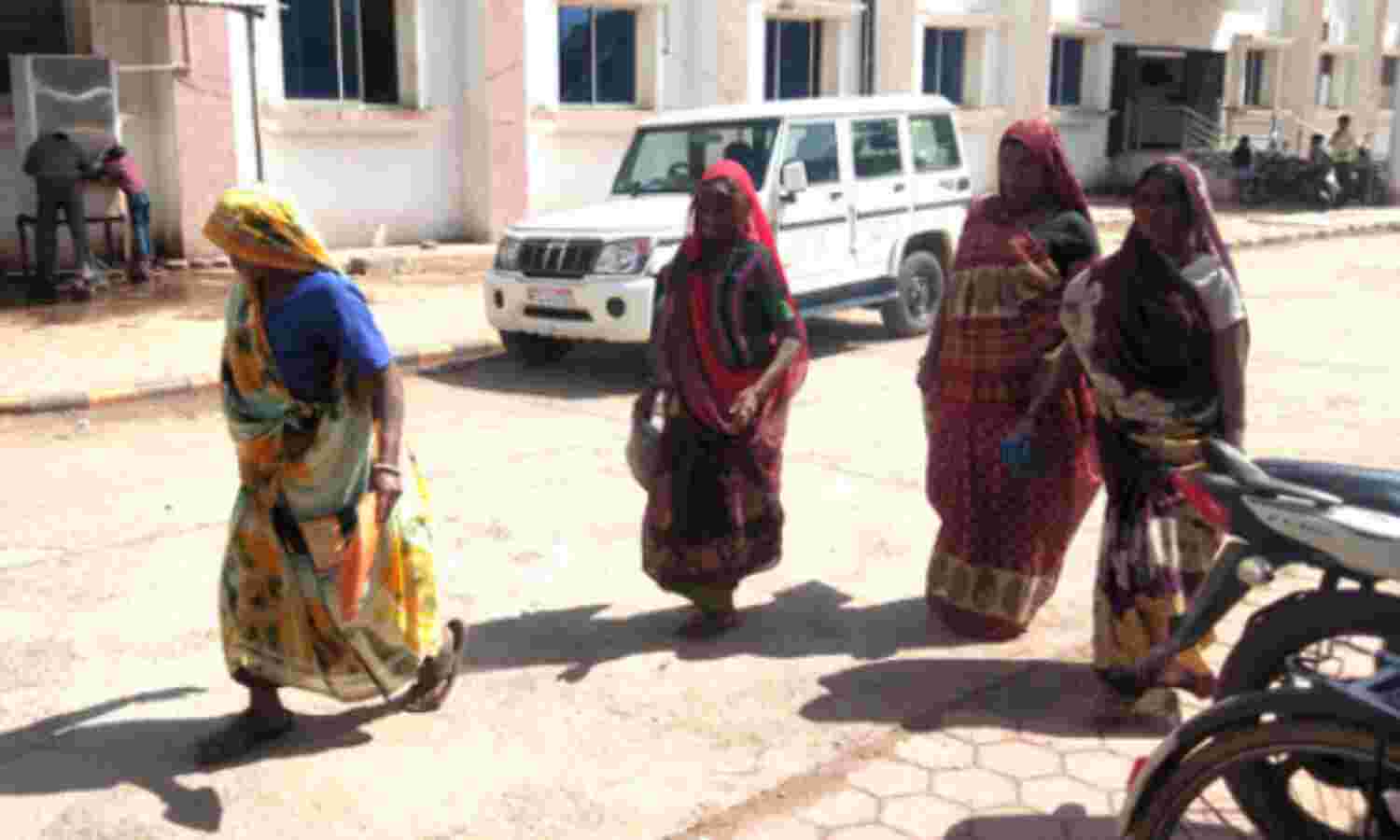 सुनवाई के लिए भटकते रहे जरुरतमंद