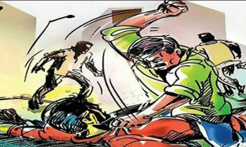 छेड़छाड़ का विरोध करने पर युवकों ने पति को किया घायल