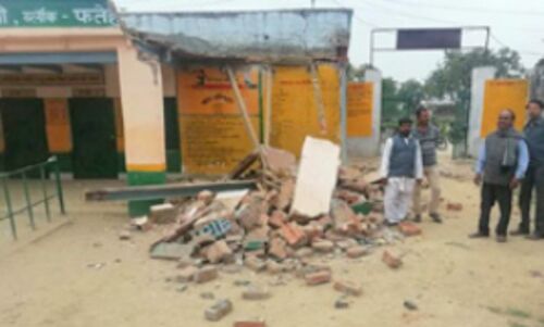 विद्यालय के बरामदा की छत गिरने से मचा हड़कंप