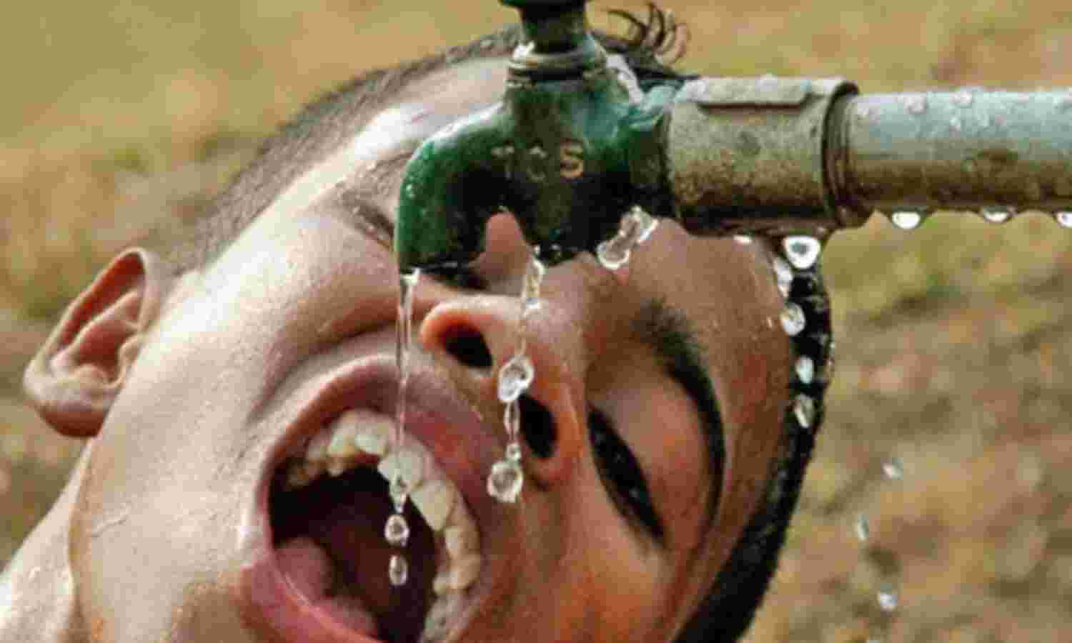 पाईप लाइन फटने से शहर में पेयजल का मचा हाहाकार