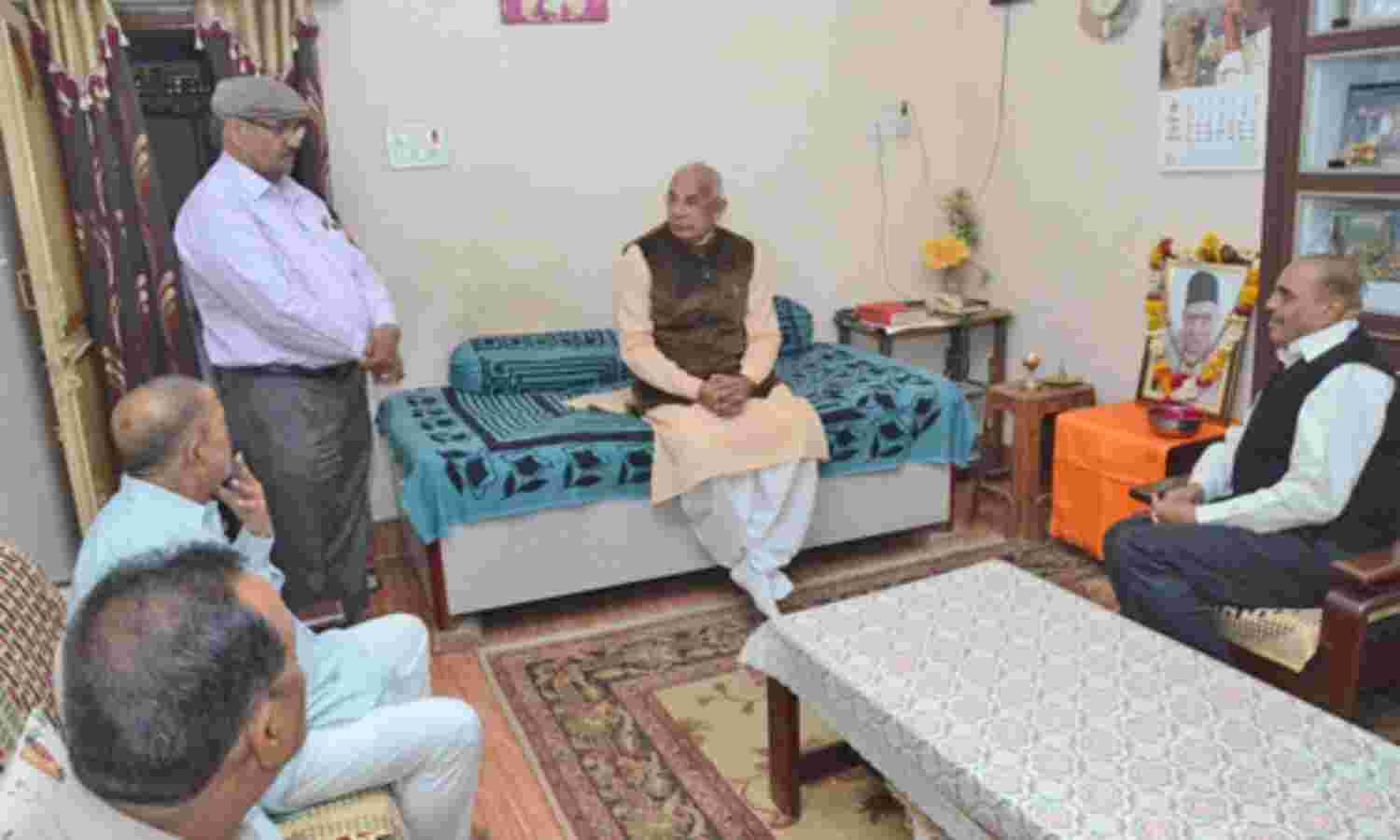 त्रिपुरा के राज्यपाल प्रो. सोलंकी ने दी स्व. अग्निहोत्री को श्रद्धांजलि