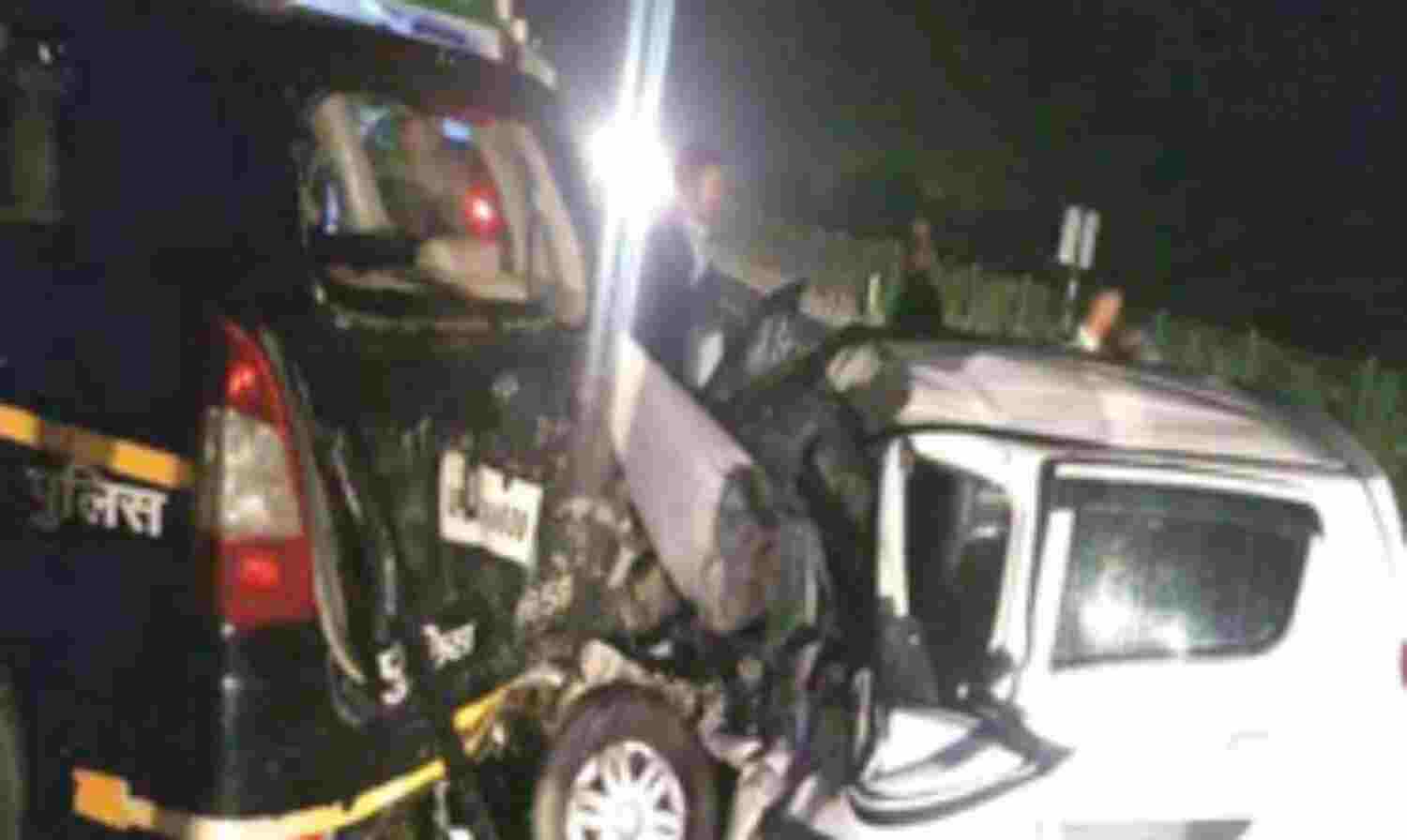 लखनऊ एक्सप्रेस वे पर सांड आने से भिड़ीं तीन गाड़ियां