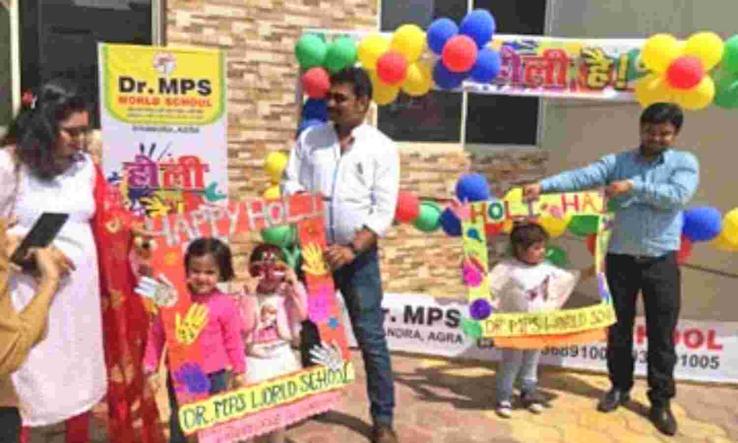 डॉ. एमपीएस स्कूल में बच्चों ने जमकर खेली होली