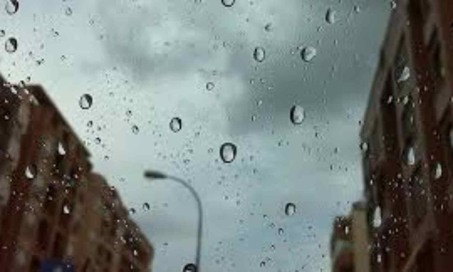 फिर आया मौसम में बदलाव, बूदांबांदी