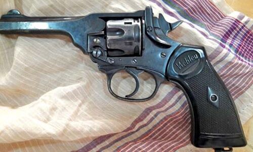 शस्त्र थाने में जमा नहीं किया तो होगी कार्रवाही