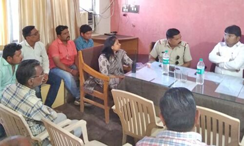 अब जाकर टूटी नींद, दिन में ट्रेक्टर-ट्रॉलियों को पकड़ा शाम को संयुक्त बैठक कर बनाई कार्रवाई की रणनीति