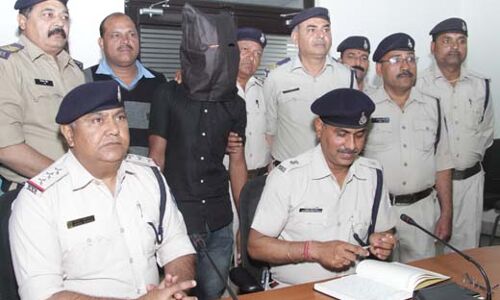 चोरी करते समय जाग गया था चौकीदार, खंजर मारकर की हत्या