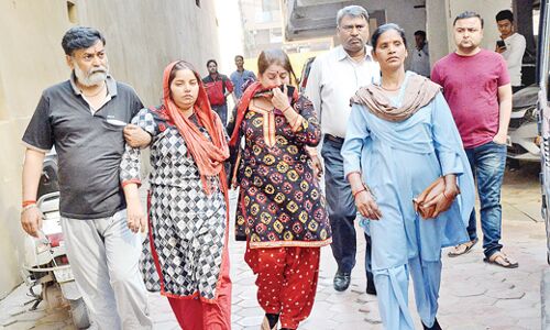 न्यायालय में रोते हुए बोली प्रीति मेरे मृदुल को बचा लो जज साहब