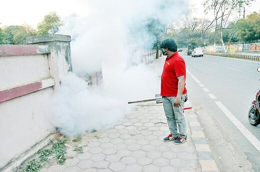 मच्छरों की रोकथाम के लिए फोगिंग अभियान जोरों पर