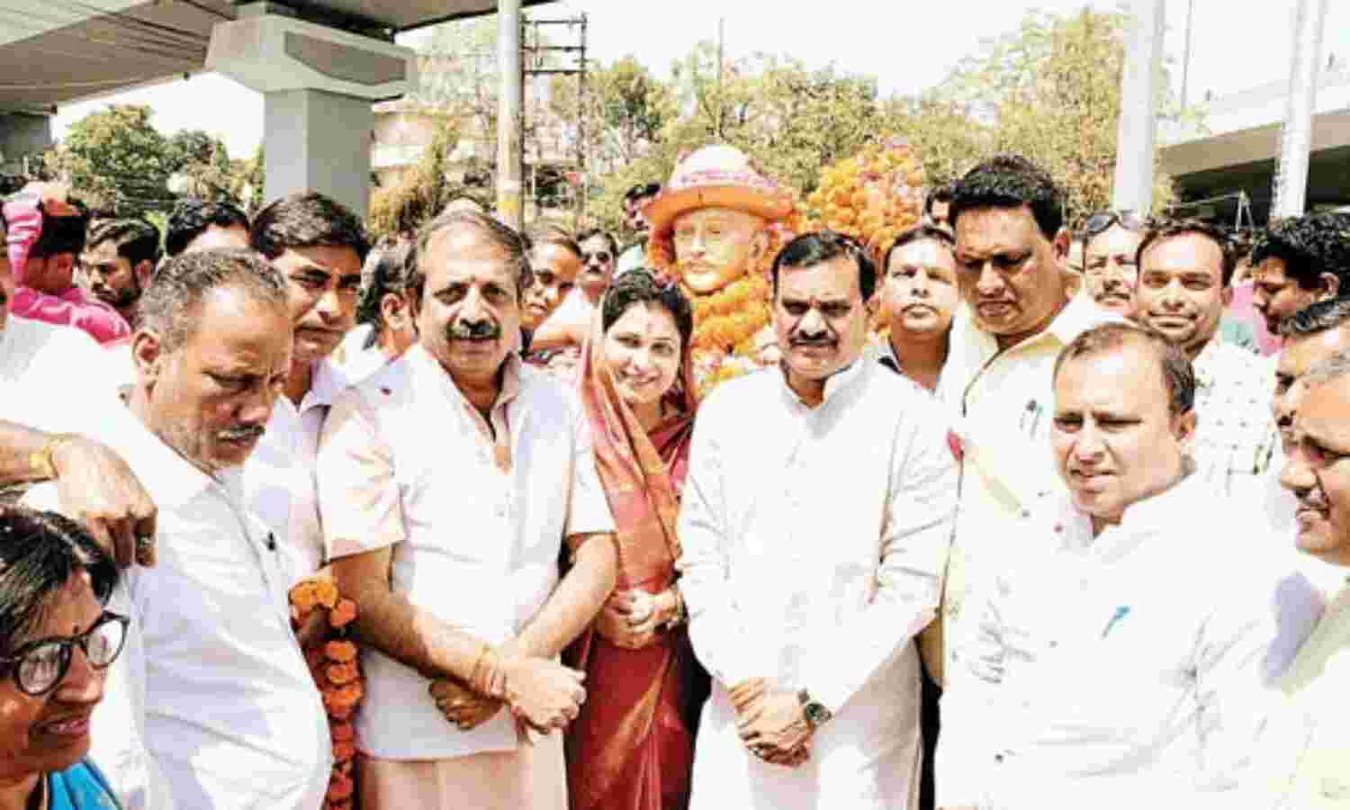 शहीदों के सम्मान में हुआ काव्यपाठ