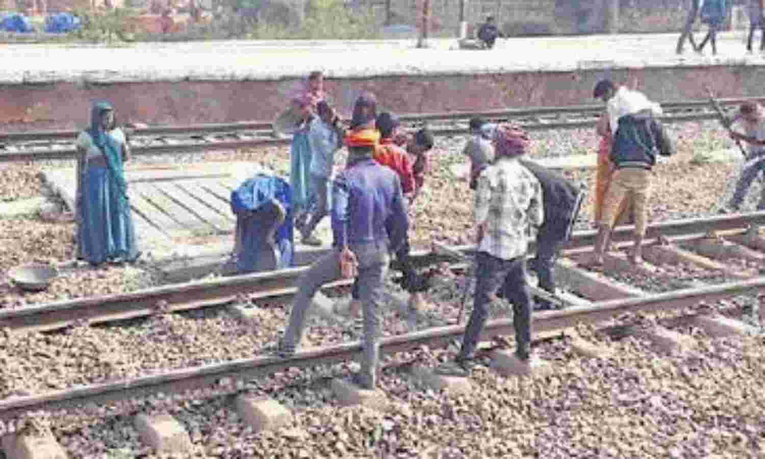 डबरा और कोटरा स्टेशन के टूटेंगे पुराने भवन, चौथी लाइन का काम शुरू