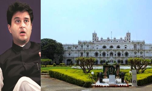 #सिंधिया : दरारें तो पड़ी, पर नहीं हिलीं आस्था के महल की नींव #सिंधिया : दरारें तो पड़ी, पर नहीं हिलीं आस्था के महल की नींव