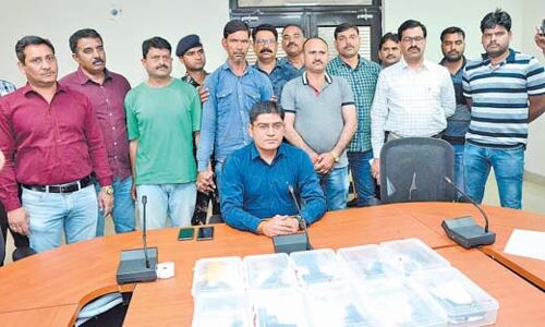 अवैध हथियारों के साथ बस स्टैण्ड से फिर तस्कर गिरफ्तार