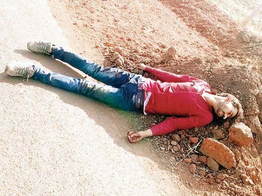 गोली मारकर युवक की हत्या, सड़क  किनारे मिला शव