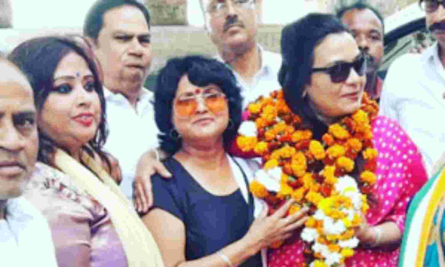 इंतजार करते रहे कांग्रेसी, नहीं पहुंचीं प्रत्याशी