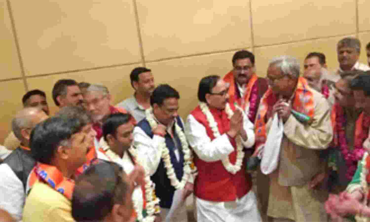 सपा बसपा और कांग्रेस के कई दिग्गज भाजपा में शामिल