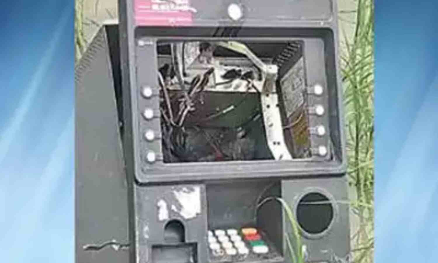 एटीएम उखाड़ने वाले गैंग का एक सदस्य और गिरफ्तार एटीएम उखाड़ने वाले गैंग का एक सदस्य और गिरफ्तार