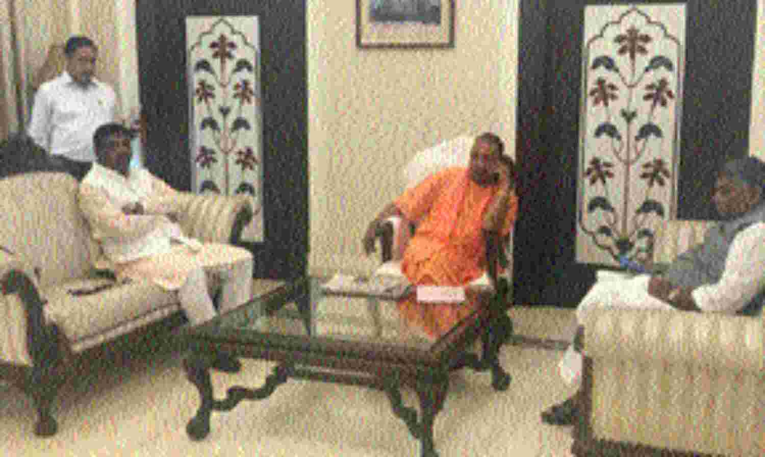 मुख्यमंत्री से मिलकर शांत हुए चौ. बाबूलाल मुख्यमंत्री से मिलकर शांत हुए चौ. बाबूलाल