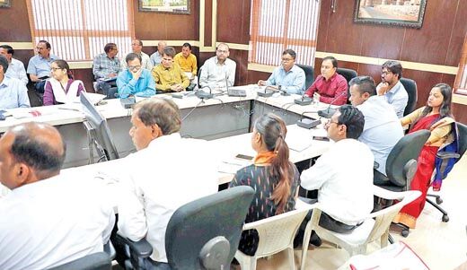 बैठक में पूरी तैयारी के साथ आएं सभी अधिकारी: जिलाधीश बैठक में पूरी तैयारी के साथ आएं सभी अधिकारी: जिलाधीश