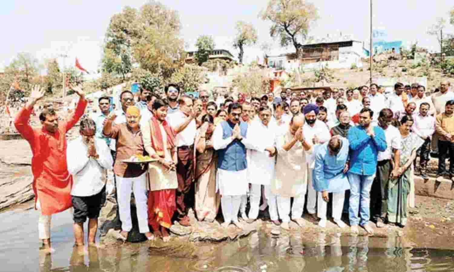 जनता चाहती है मोदी फिर बनें प्रधानमंत्री: राकेश सिंह जनता चाहती है मोदी फिर बनें प्रधानमंत्री: राकेश सिंह