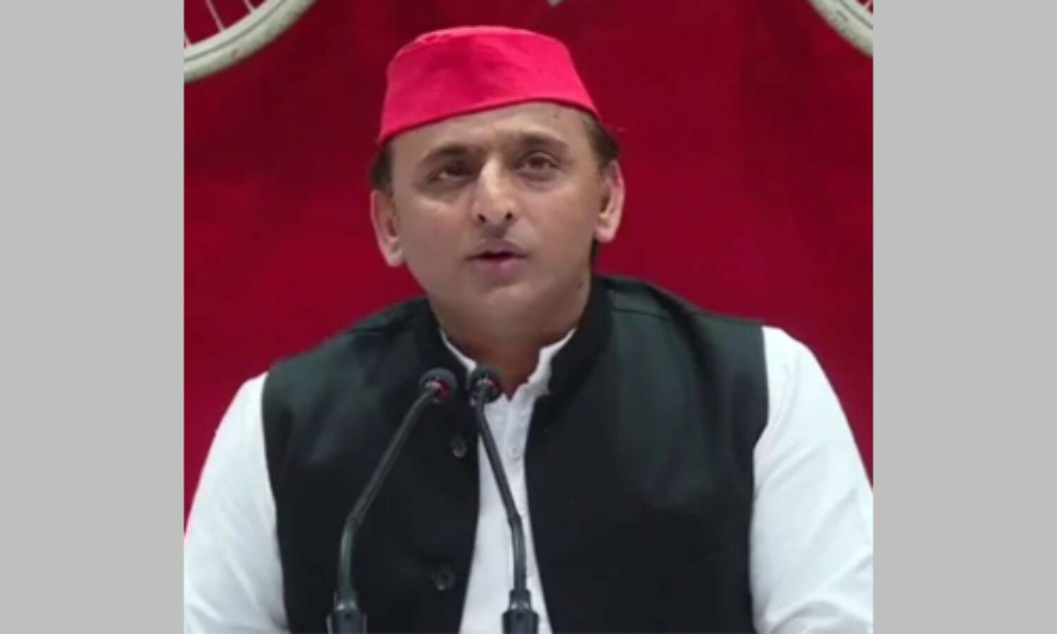 गरीबों को खुशहाल बनाने के लिए देंगे पैकेज : अखिलेश गरीबों को खुशहाल बनाने के लिए देंगे पैकेज : अखिलेश