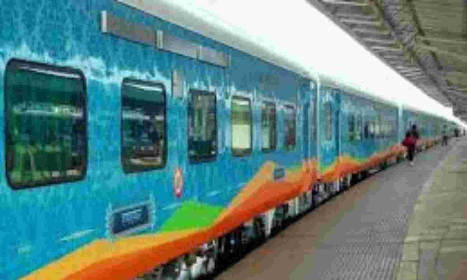 रेलवे ने कसी कमर, चुनाव स्पेशल में समय पर मिलेगा खाना रेलवे ने कसी कमर, चुनाव स्पेशल में समय पर मिलेगा खाना