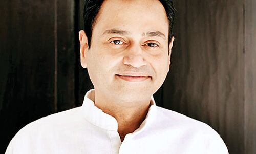 नकुलनाथ को घेरने की भाजपा की रणनीति नकुलनाथ को घेरने की भाजपा की रणनीति