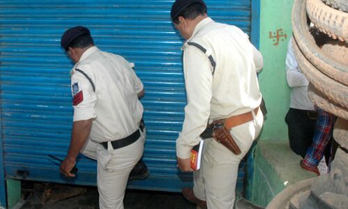 संपत्ति को लेकर परिवार में लंबे समय सेे चल रहा था विवाद, पेट्रोल छिड़ककर लगाई गई आग