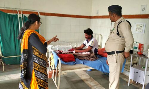 जिला अस्पताल में एक ही चिकित्सक मिला ड्यूटी पर जिला अस्पताल में एक ही चिकित्सक मिला ड्यूटी पर