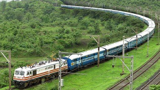 नवरात्र से पहले मां वैष्णो देवी और मैहर जाने वाली ट्रेनें फुल