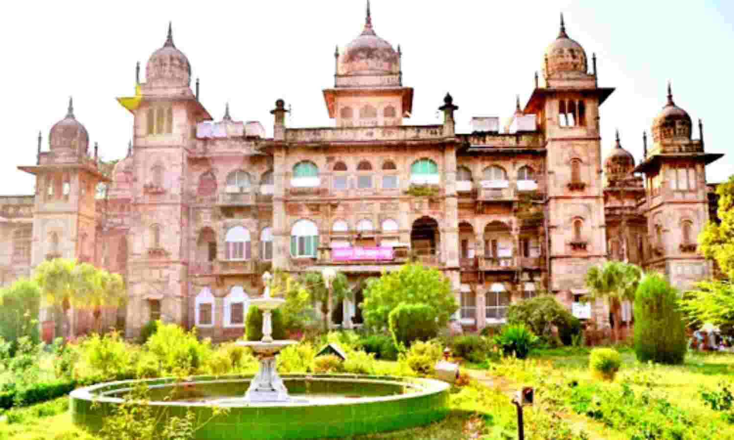 मंत्री के निर्देशों के बाद भी नहीं लगी नई लिफ्ट, तीन माह से है बंद मंत्री के निर्देशों के बाद भी नहीं लगी नई लिफ्ट, तीन माह से है बंद