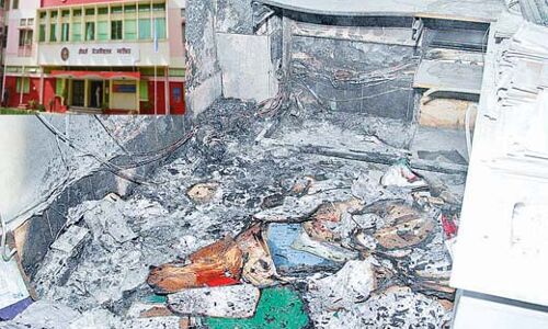 कम्प्यूटर कक्ष जलकर खाक, डाटा हो सकता है नष्ट, लाखों का नुकसान कम्प्यूटर कक्ष जलकर खाक, डाटा हो सकता है नष्ट, लाखों का नुकसान