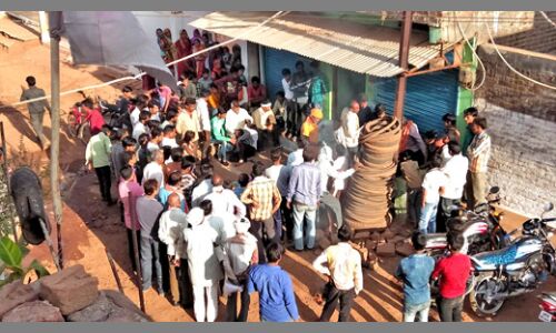 झुलसे परिवार में से पिता-पुत्र ने तोड़ा दम, पाँच सदस्य अभी भी जिदंगी और मौत से कर रहे संघर्ष झुलसे परिवार में से पिता-पुत्र ने तोड़ा दम, पाँच सदस्य अभी भी जिदंगी और मौत से कर रहे संघर्ष