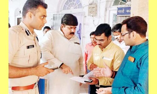 निजी स्कूलों में हो गुजरात की तर्ज पर शुल्क निर्धारण