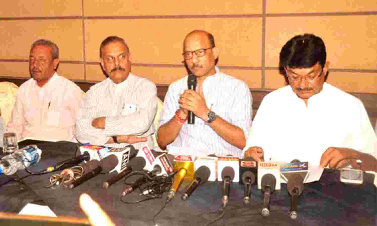 राहुल बताएंगे, कौन, कहां से लड़ेगा: चतुर्वेेदी राहुल बताएंगे, कौन, कहां से लड़ेगा: चतुर्वेेदी