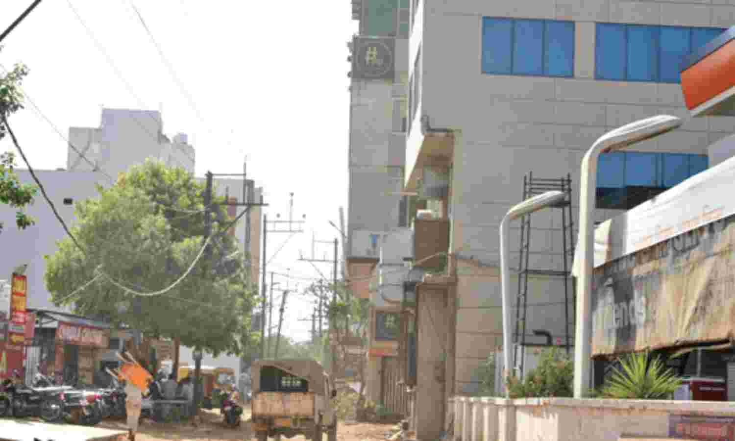 दहशत में सिटी सेन्टर और महाराणा नगर के लोग निगम मुख्यालय सहित टूटेंगे कई कार्यालय व भवन दहशत में सिटी सेन्टर और महाराणा नगर के लोग निगम मुख्यालय सहित टूटेंगे कई कार्यालय व भवन