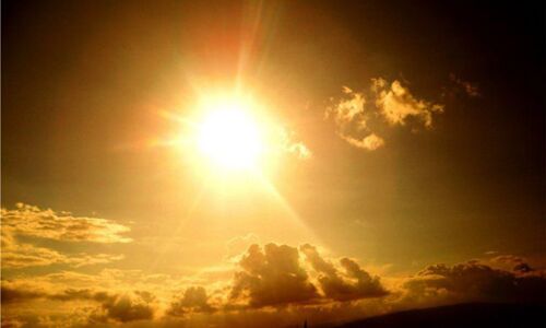 दिखने लगे सूरज के तेवर