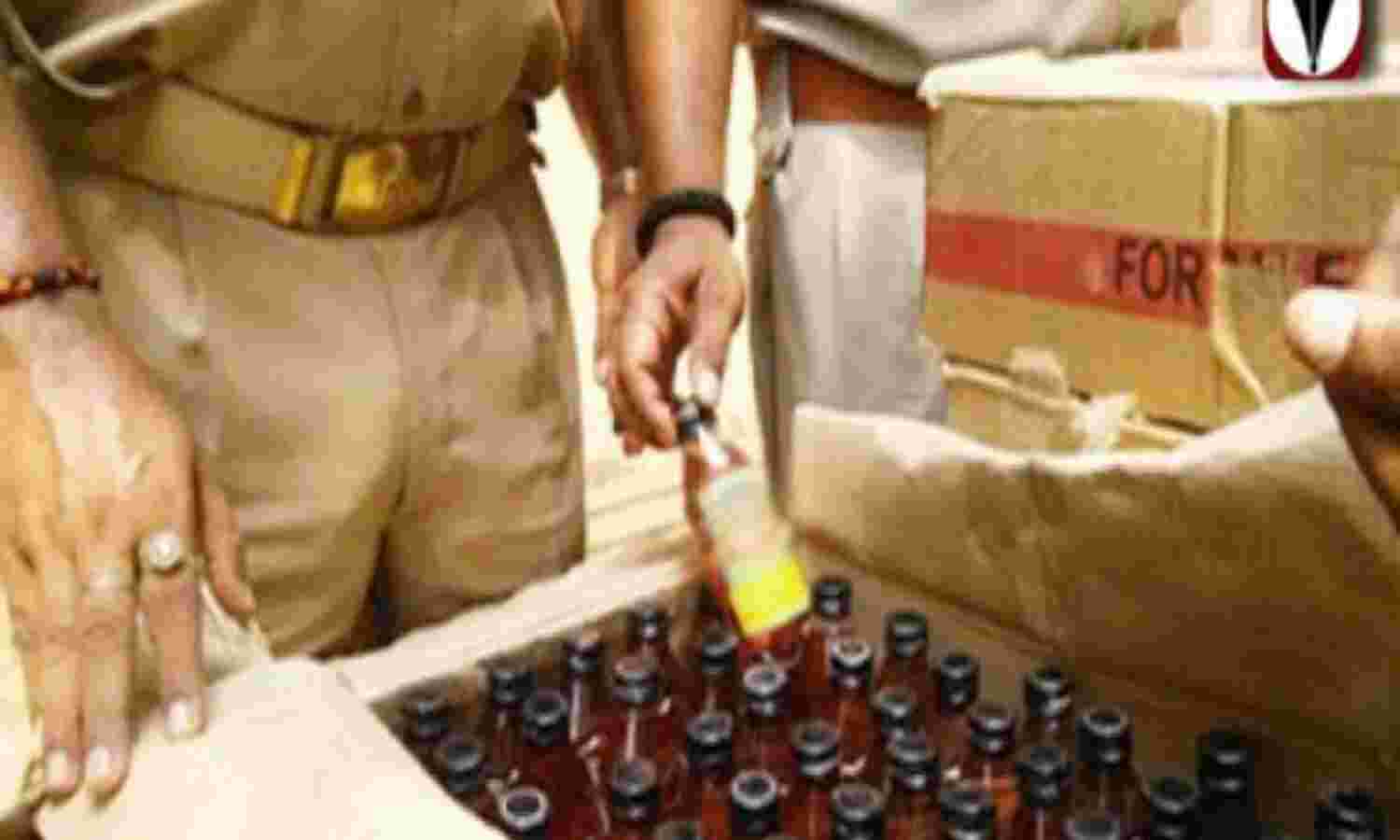 300 पेटी शराब सहित दो पकड़े