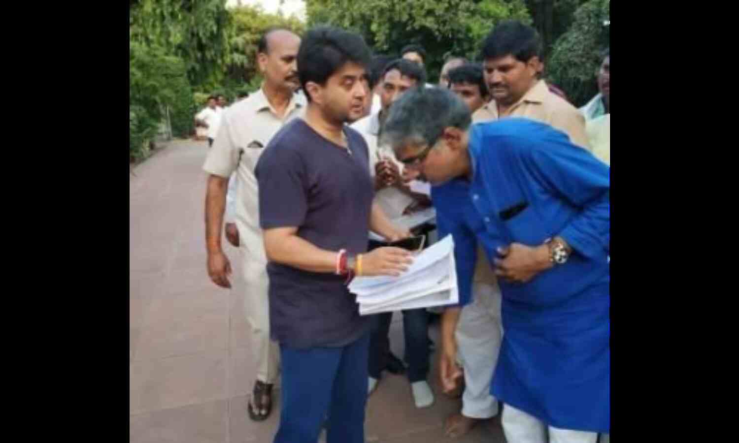 सिंधिया के खिलाफ दुष्प्रचार महंगा पड़ा, रिंकू छह वर्ष के लिए निष्कासित