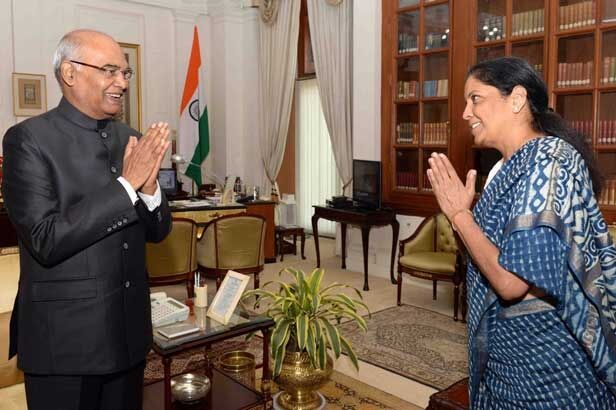 राष्ट्रपति से रक्षामंत्री निर्मला सीतारमण ने की मुलाकात