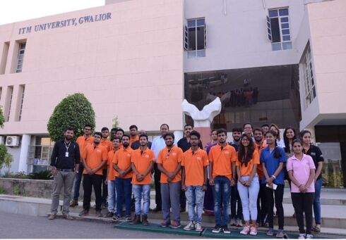 युवा उत्सव में भाग लेने आईटीएम का दल रायपुर रवाना