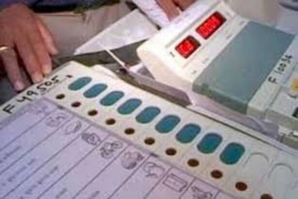 यूपी विधानसभा चुनाव के चौथे चरण के लिए मतदान जारी