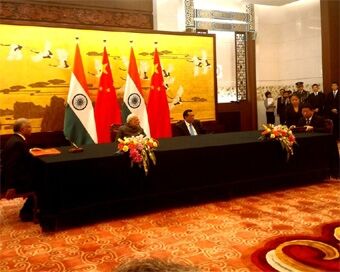 भारत और चीन के बीच 24 समझौतों पर हस्ताक्षर