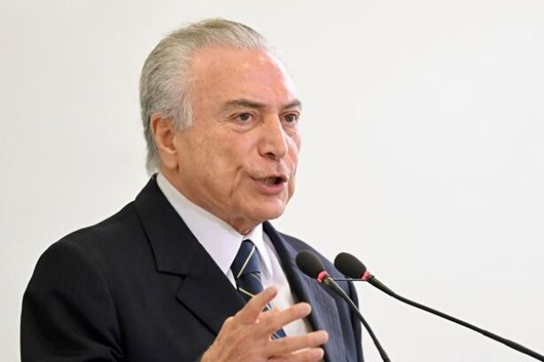 भ्रष्टाचारों के आरोपों पर ब्राजील के राष्ट्रपति मिशेल टेमर का इस्तीफा देने से इनकार