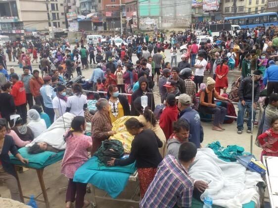 भूकंप के झटकों से फिर हिला नेपाल, मरने वालों की संख्या 5000 तक पहुंची