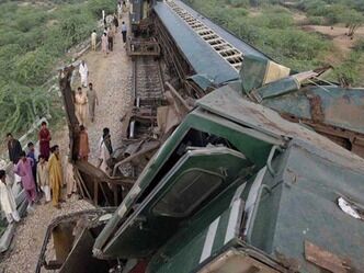 पाकिस्तान में ट्रेनों की टक्कर में 6 की मौत, 150 से ज्यादा घायल