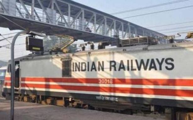 दीपावली पर 25 से 28 तक प्रमुख ट्रेनों में सीट नहीं