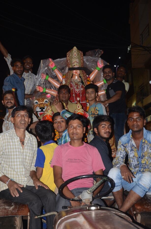 देवी मां के जयकारों से गूंजा शहर, घट स्थापना के साथ नव दुर्गा उत्सव शुरू