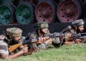 जम्मू -कश्मीर में आर्मी कैंप पर आतंकी हमला﻿
